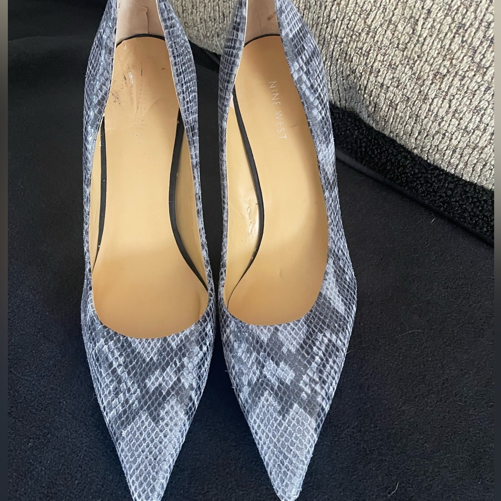 Nine West Grey Snakeskin Pumps
